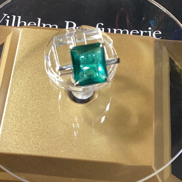 Octagon Light Green Emerald Stone Silver Ring - Picture 6 of 6